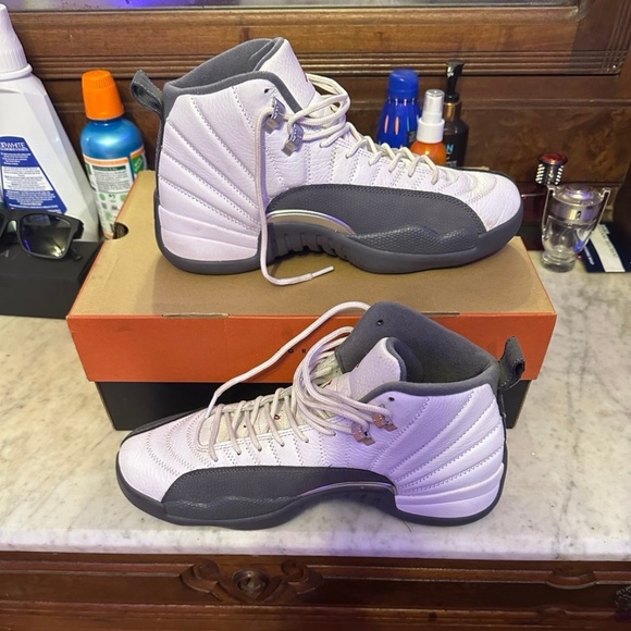 Jordan 12 - Picture 5 of 7